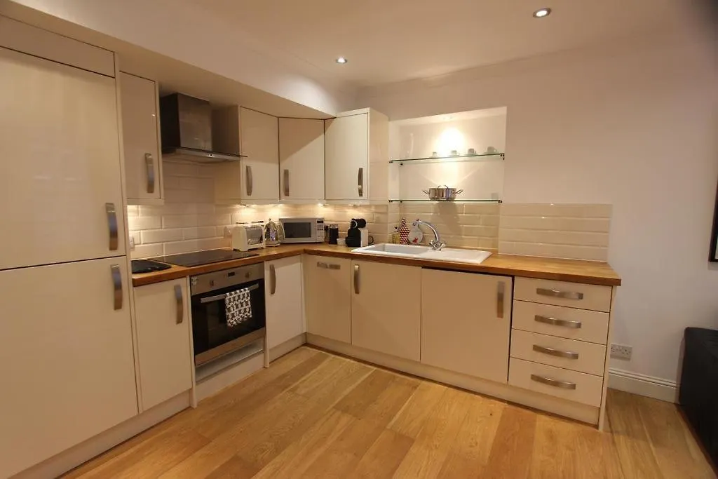 3 New Assembly Close - Royal Mile Edinburgh Apartment